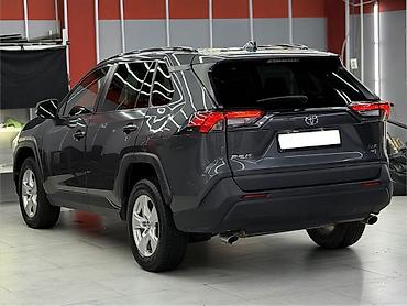 2 8: Toyota RAV4: 2020 г., 2.5 л, Автомат, Бензин, Кроссовер — 6