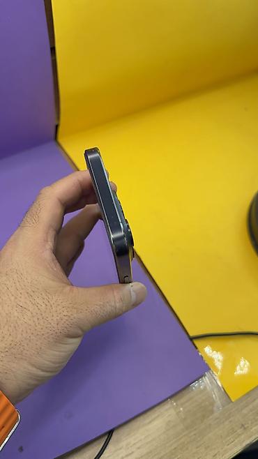 Apple iPhone: IPhone 15 Pro, Б/у, 256 ГБ, 80 % — 12