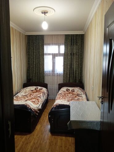 Köhnə tikili: 5 in 2 si .5 otaqli ev satilir
Lökbatan qesebesi -da lalafo.az — 6 Köhnə tikili: 5 in 2 si .5 otaqli ev satilir
Lökbatan qesebesi — 6