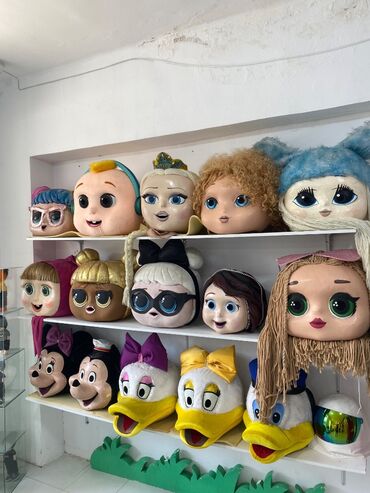 Toy paltarları: Hazır biznes satılır. Nağıl qəhrəmanları,animator və çizgi film