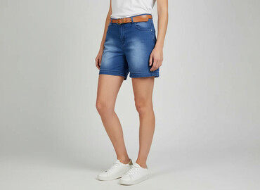 czerwone szorty damskie obcisłe: Shorts for women, size M