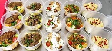 Готовые блюда, кулинария: Готовые обедоы, упакованные в индивидуальные контейнеры. В наличии — 6