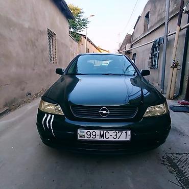 Opel Astra: 1.6 l | Sedan