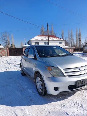 Toyota: Toyota ist: 2002 г., 1.3 л, Автомат, Бензин, Хэтчбэк