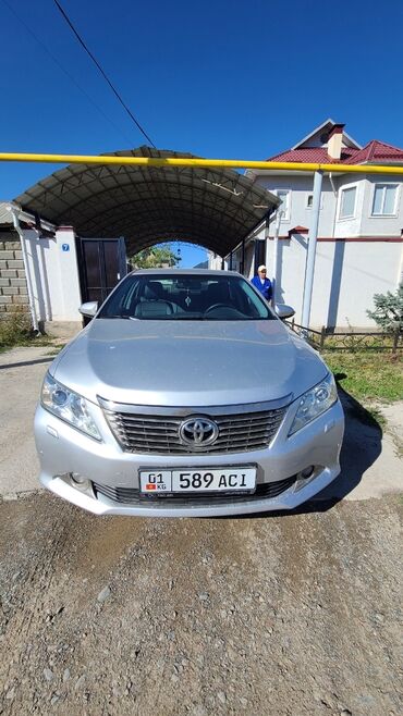 сатам же алмашам: Toyota Camry: 2012 г., 2.5 л, Автомат, Бензин, Седан