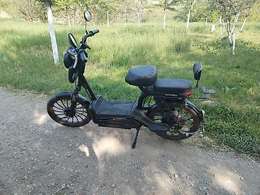 Bicikli za odrasle: Električni motorcikl Veneco 35.000dinara Prodaje se sa punjacem Lepo — 10
