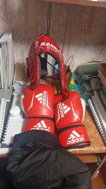 зимний лыжный костюм: Набор для бокса: - Боксерские перчатки Adidas кайфовые носил один раз