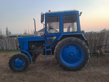 Traktorlar: Belarus MTZ tipli mavi traktör - Ön təkər bazası daraldılmış (ikili — 10