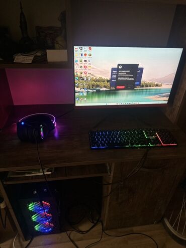 Masaüstü kompüterlər və iş stansiyaları: Gaming kompüter komplekti aksesuarlari ile birlikte satiilir Tərkib — 1