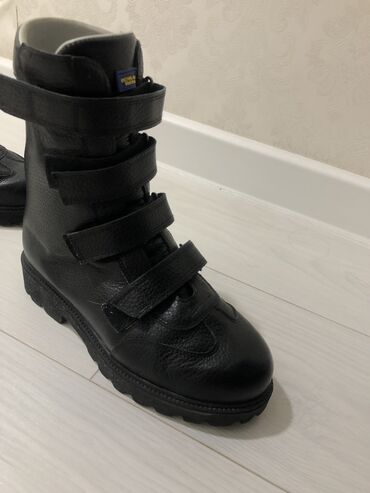 обувь жорданы: Сапоги, 38, цвет - Черный