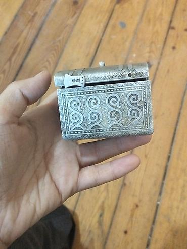 qara sam haqqinda melumat: Metal miniatür qutu – oymalı dekor - Material: metal ərinti, gümüşü — 4