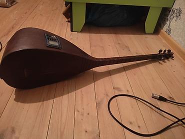 ucuz saz: Elektro saz – quraşdırılmış preamp və tuner ilə - Korpus: iri armud — 2