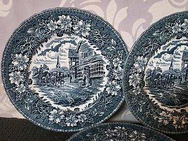 hiruski celik kraljevski rad: Engleski tanjiri Royal Tudor Ware iz 70ih godina. Desertni engleski — 3