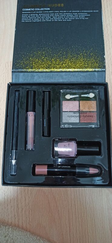Cosmetics: Make up set.Novidolazi sa kutijom.Nije korisceno .Sav sadrzaj je