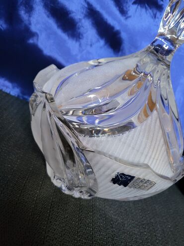 Stare vaze i dekor: Bombonijera nova,kristal,led,brusen kristal Jugoslavija,rucni — 7