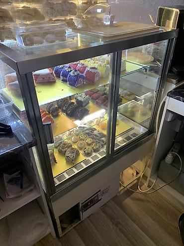 Холодильные витрины: Кондитерские, Б/у — 3