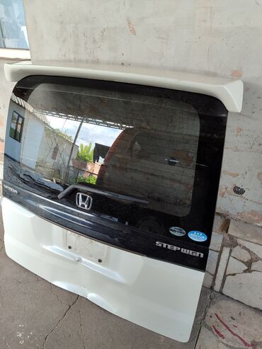 Крышки багажника и комплектующие: Крышка багажника Honda, 2005 г., Б/у, Оригинал at lalafo.kg Крышки багажника и комплектующие: Крышка багажника Honda, 2005 г., Б/у, Оригинал