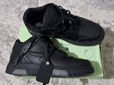 Кроссовки и спортивная обувь: Мужские кроссовки, 40, Off-White, Новый, цвет - Черный, Самовывоз, Платная доставка