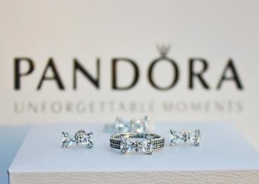 Бижутерия: Нежный набор с белыми камушками💎 в виде бантиков 🎀 от Pandora🥰 — 3