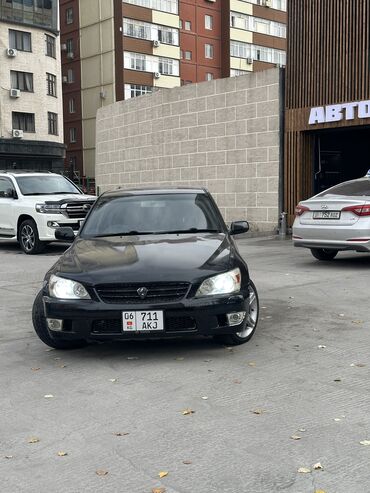 Toyota: Toyota Altezza: 2004 г., 2 л, Механика, Бензин, Седан