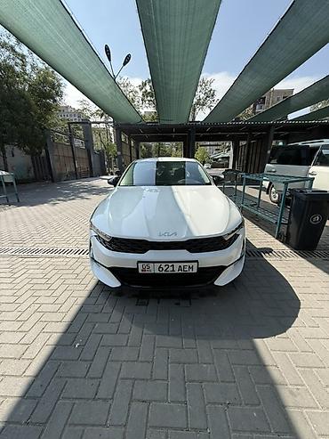 белый салон: Kia K5: 2021 г., 2 л, Автомат, Газ, Седан — 4
