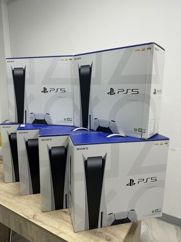 сони плейстецшен: Продаю привозные Sony PlayStation 5, 825 гб. Версия с дисководом