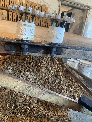 Другое оборудование для типографии: Самынга роликовый жана ручной печать жасап беребиз Станок, самындын — 3