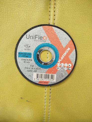 Digər alətlər: UniFlex Platinum-dan abraziv dairə. Bu dairə metali kəsmək və