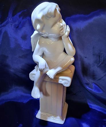sintelon kula: Porcelanska veca,nova figura andjela ( heruvima ),na stubu. Nova — 1