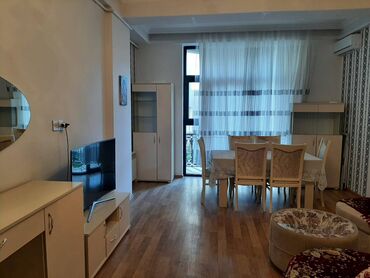 Uzunmüddətli kirayə mənzillər: Mənzil kirayə verilir. 2 otaq. İçərişəhər metrosuna, Tarqovuya piyada — 1