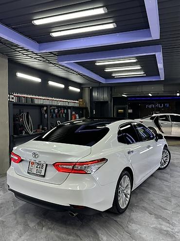 на лобовое: Toyota Camry: 2018 г., 2.5 л, Автомат, Бензин, Седан — 2