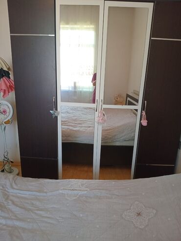 Divanlar: İşlənmiş, Açılan, 2 qapılı Düz dolab, Dolab-asılqan