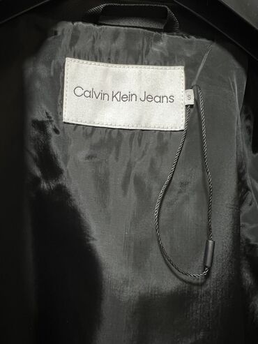Kurtkalar: Dəri kurtka, Calvin Klein, S -da lalafo.az — 4 Kurtkalar: Dəri kurtka, Calvin Klein, S — 4