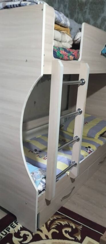 купить прогулочную коляску в польше бу: Продаю кровать двух этажный состоянии хорошая, цена 10 прошу только