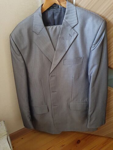 Kostyumlar: Kastyum şalvar desti 25m 3dəfə geyinilib. Təzə kimidi. nömreye zeng — 9