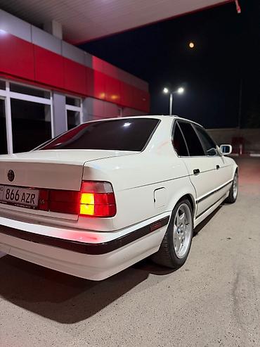 c class w204: BMW 5 series: 1990 г., 3 л, Бензин, Седан — 6