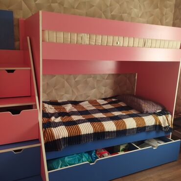İkimərtəbəli uşaq çarpayıları: Oğlan və qız üçün, İşlənmiş, Çarpayı, Matras ilə, Siyirməli