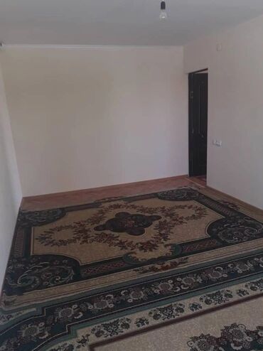 алтын ордодон квартира берилет: 2 бөлмө, Кыймылсыз мүлк агенттиги, Чогуу жашоосу жок, Жарым -жартылай эмереги бар