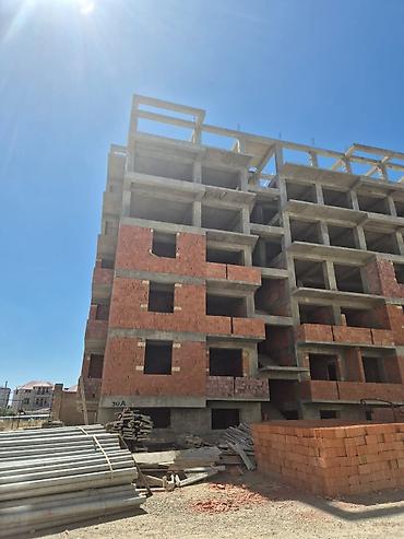 tam inşaat: Yeni tikili . təmirsiz satılır . qurtuluş 93 də yerləşir 30 A . 1 2 — 3