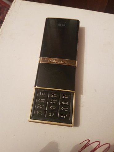 Antik madel telefon tam idial veziyetdei qesheng ishdiyir