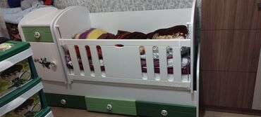 dowek: Oğlan və qız üçün, Çarpayı, Matras ilə, Siyirməli