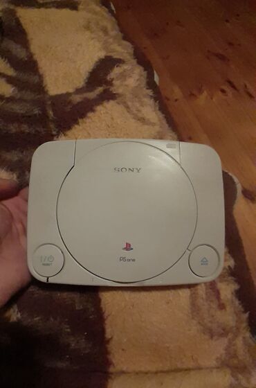 PS2 & PS1 (Sony PlayStation 2 & 1): Playstation 1 (ONE) çox ideal vəziyyətdə tək tük tapılır pultları