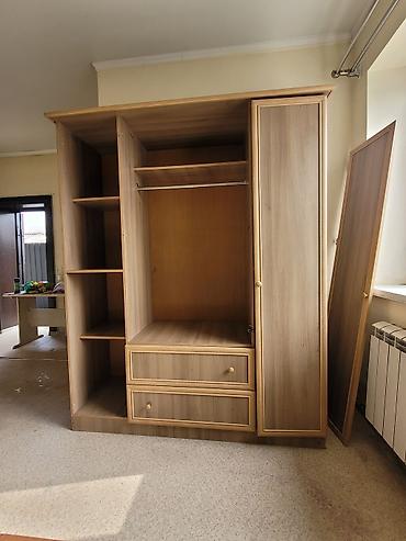 Двуспальные кровати: Двуспальная кровать с матрасом. - Размер спального места — 6