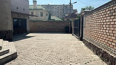 построить баню: Сдается отдельно стоящее здание с огороженной территорией общей — 1