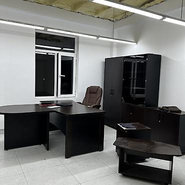 study table: Предлагается комплект офисной мебели, выполненный в темно-коричневом — 5