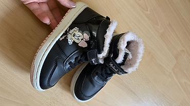 nike air forse: Детские ботинки Waikiki б/у в отличном состоянии размер 28
800 сом — 3