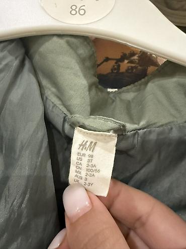 Uşaq üçün H&M gödəkçə - Brend: H&M - Rəng: zeytun-yaşıl -