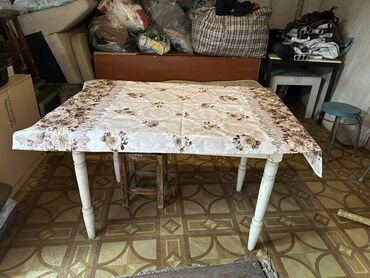 продаю старый мебел: Кухонный Стол, цвет - Белый, Б/у