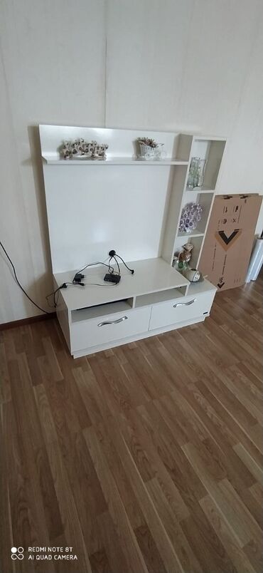 Pufiklər: İşlənmiş, Jurnal masası, Dolab, Komod, Türkiyə