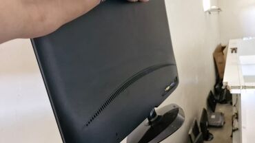 Monitorlar: Fərqli ölçülü və formalı kompüter monitorları. İstər ev, istərsə də — 14